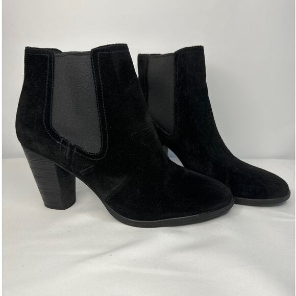 Signature by Cole Hann black Suede heeled booties size 7.5 - Picture 3 of 13